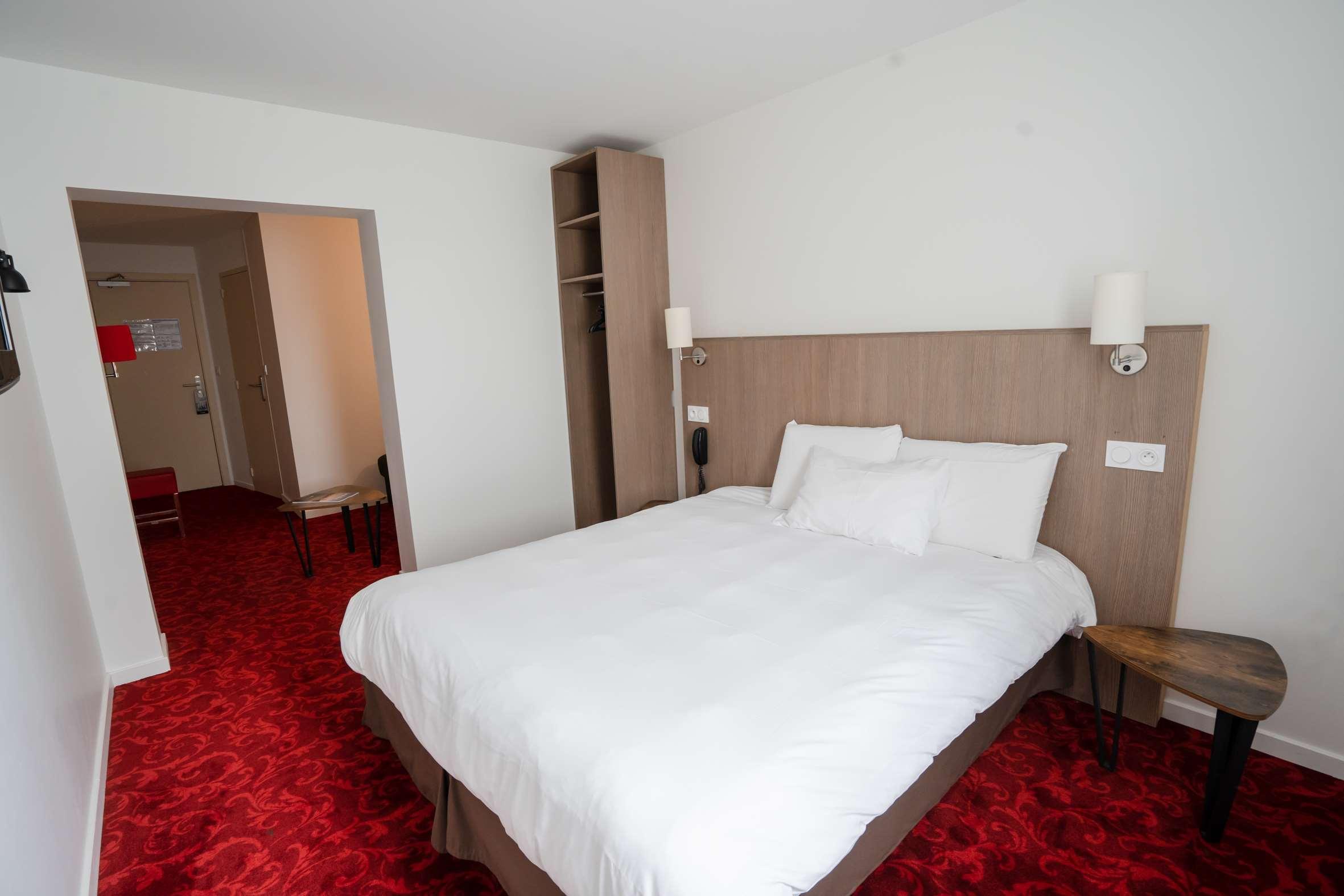 Brit Hotel Essentiel Cholet Exteriör bild