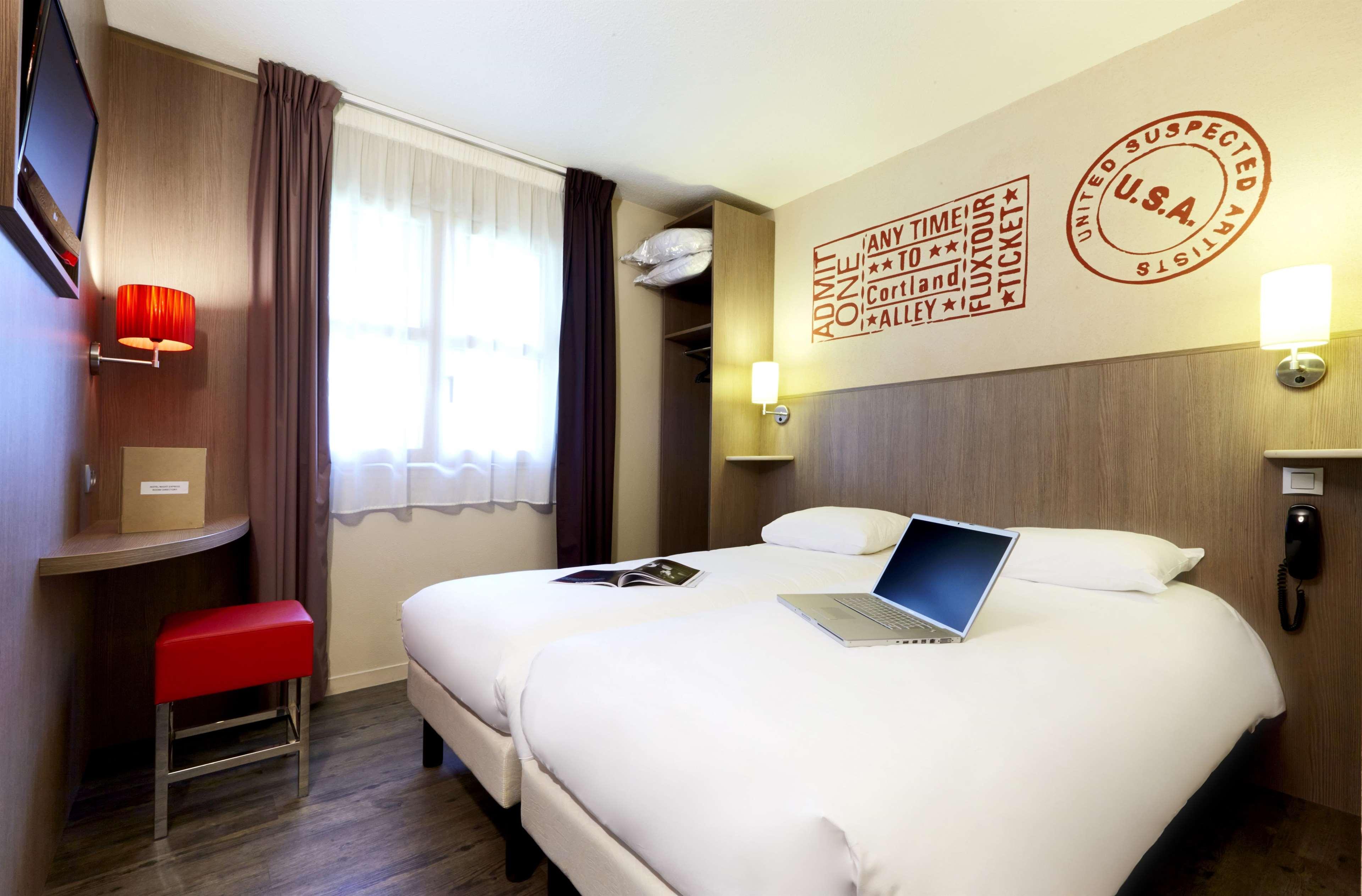 Brit Hotel Essentiel Cholet Exteriör bild