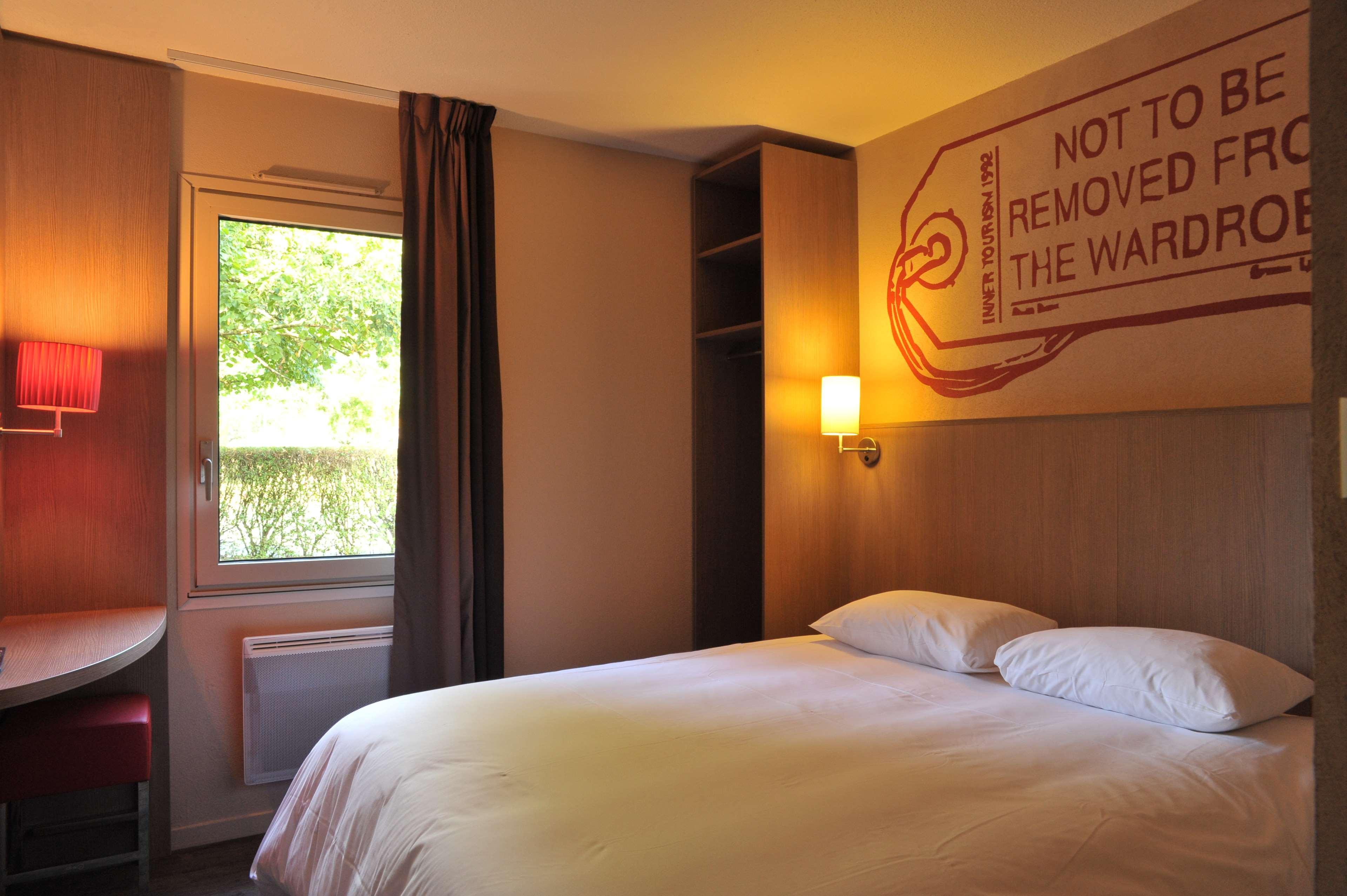 Brit Hotel Essentiel Cholet Exteriör bild