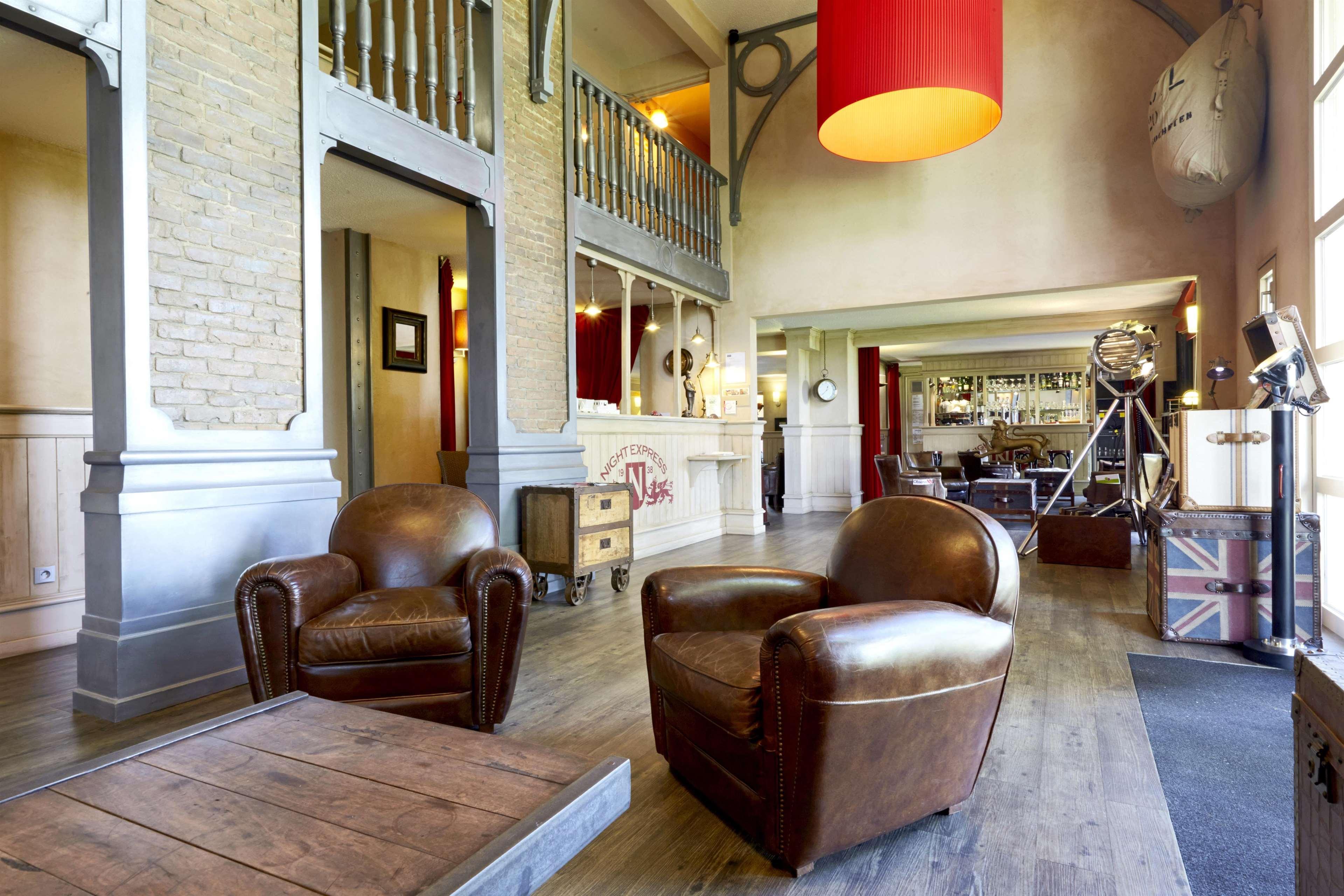 Brit Hotel Essentiel Cholet Exteriör bild