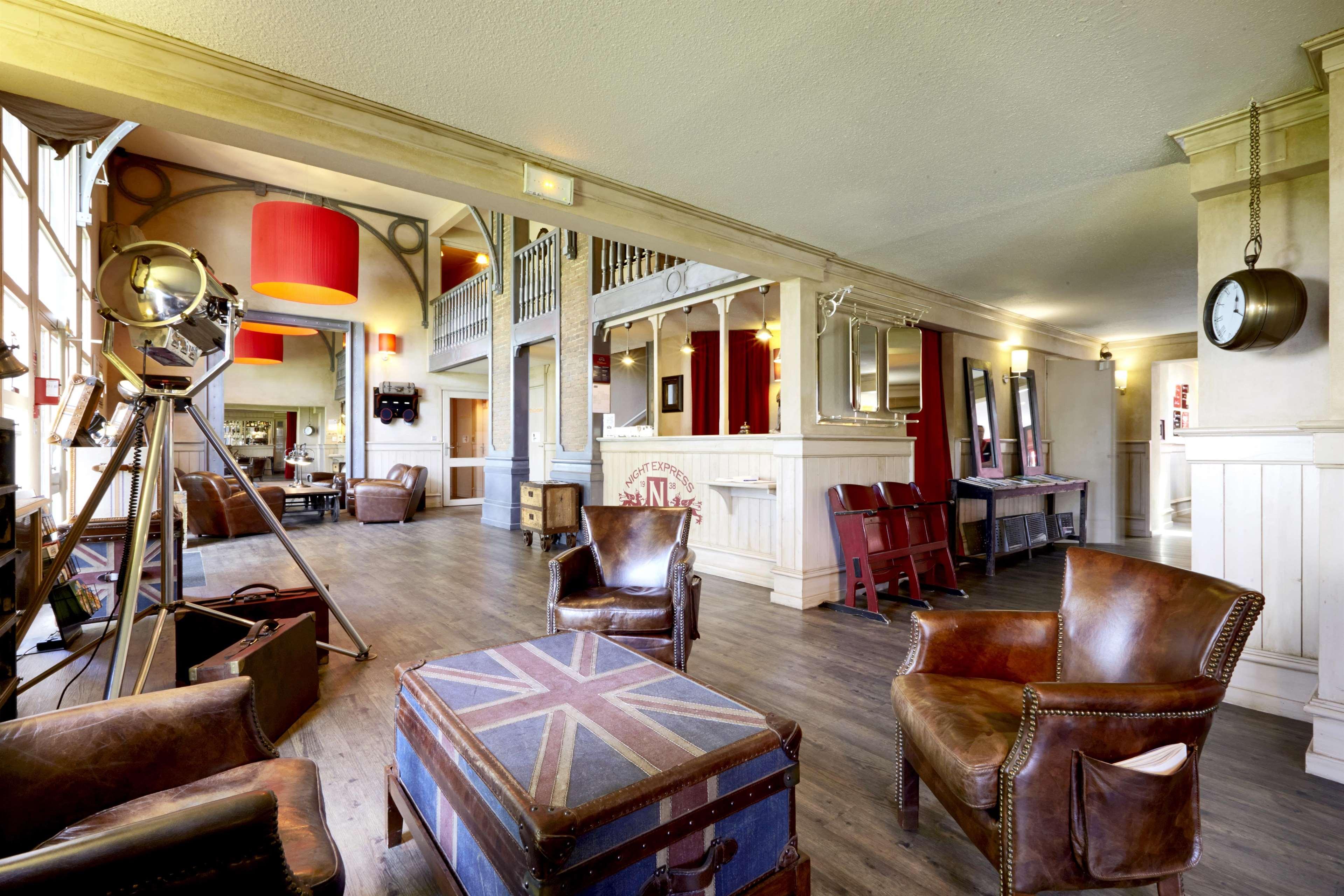 Brit Hotel Essentiel Cholet Exteriör bild