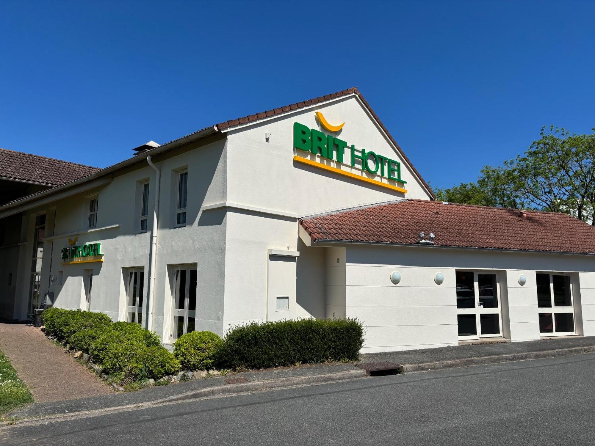 Brit Hotel Essentiel Cholet Exteriör bild